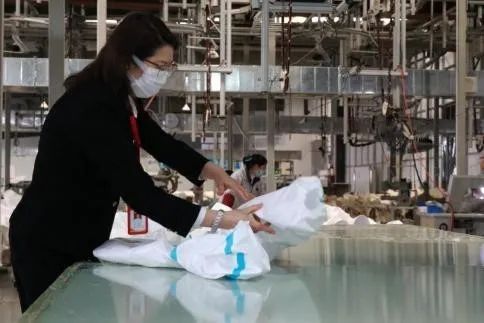 梁燕 安徽元琛環(huán)?？萍脊煞萦邢薰军h支部書(shū)記、總經(jīng)理