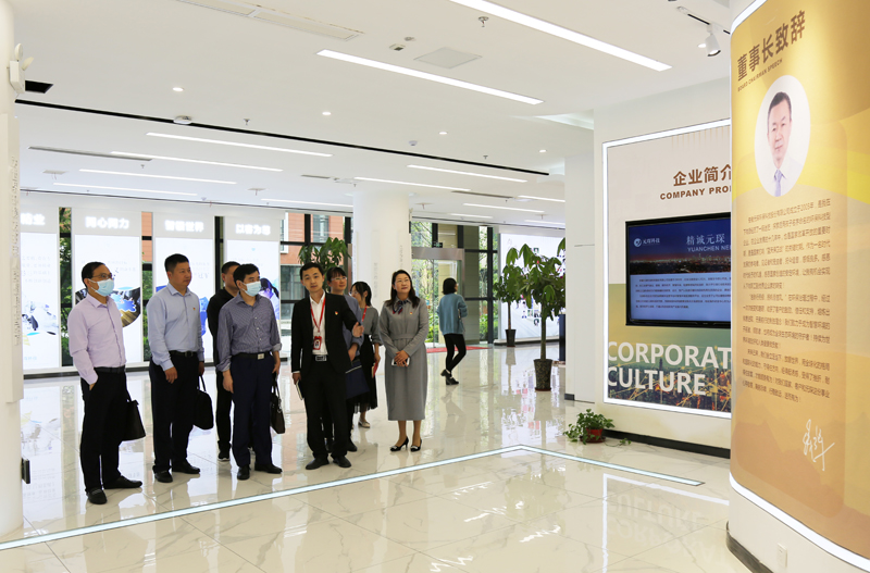 市委統(tǒng)戰(zhàn)部王華臣副部長(zhǎng)來元琛科技調(diào)研指導(dǎo)